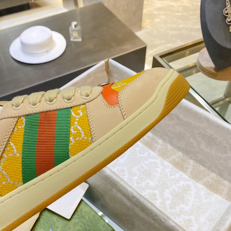 de fábrica Gucci. Inspiradas en las zapatillas clásicas de la época, las zapatillas Screener de la c