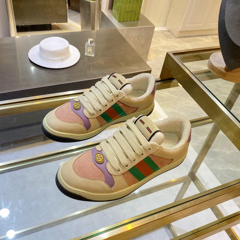ex fábrica Gucci. zapatitos sucios tela aqua púrpura y morado cincha roja y verde detalles de cuero 
