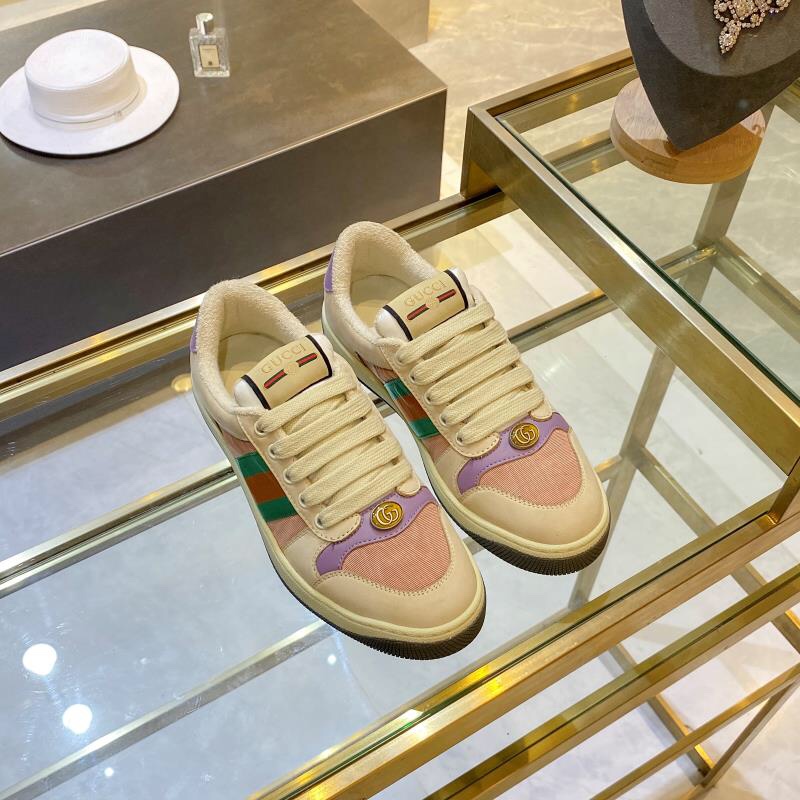 ex fábrica Gucci. zapatitos sucios tela aqua púrpura y morado cincha roja y verde detalles de cuero 