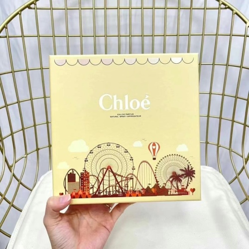 Chloé Perfume Miniature Set - Eau de Parfum Collection (4 x 30ml) 1 Chloé Perfume Miniature Set - Eau de Parfum Collection (4 x 30ml)