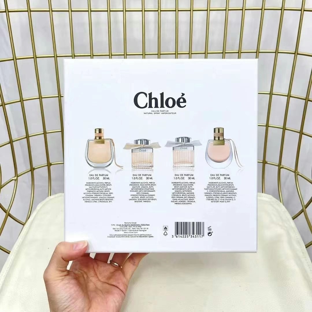 Chloé Miniature Perfume Set - 4 Piece Collection, Perfect Gift for Women 2 i1638779526 7428 1