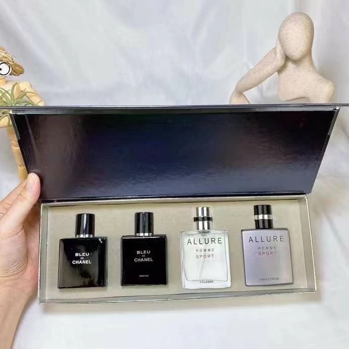 Chanel Men's Fragrance Set: Bleu de Chanel & Allure Homme Sport - 4 x 25ml 3 i1638779637 2986 1