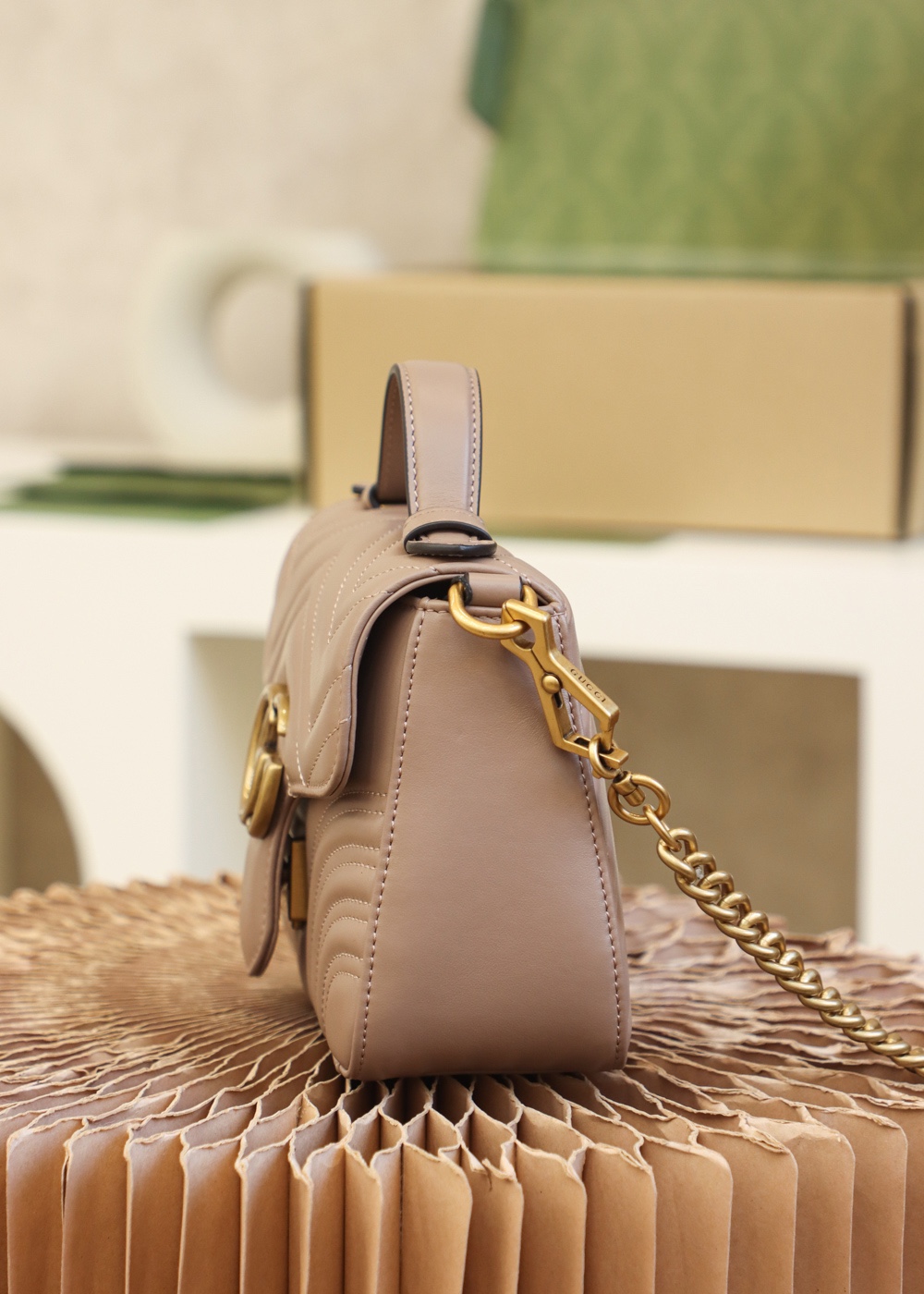 GUCCI ๐๐ ๐๐๐ซ๐ฆ๐จ๐ง๐ญ ๐๐ข๐ง๐ข ้ฎๅทฎๅ
547260ๅฅถ่ถ่ฒ