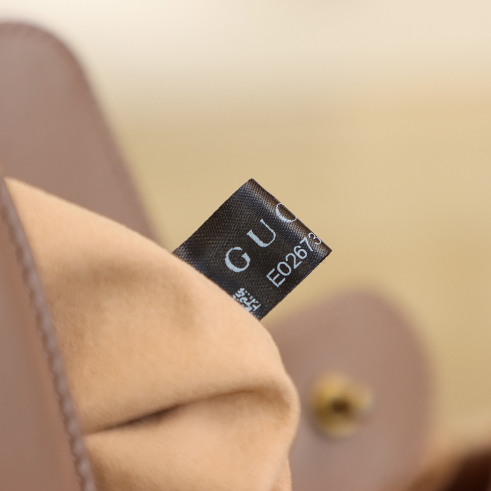 GUCCI ๐๐ ๐๐๐ซ๐ฆ๐จ๐ง๐ญ ๐๐ข๐ง๐ข ้ฎๅทฎๅ
547260ๅฅถ่ถ่ฒ