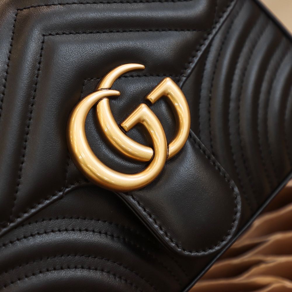 GUCCI ๐๐ ๐๐๐ซ๐ฆ๐จ๐ง๐ญ ๐๐ข๐ง๐ข ้ฎๅทฎๅ
547260้ป่ฒ
