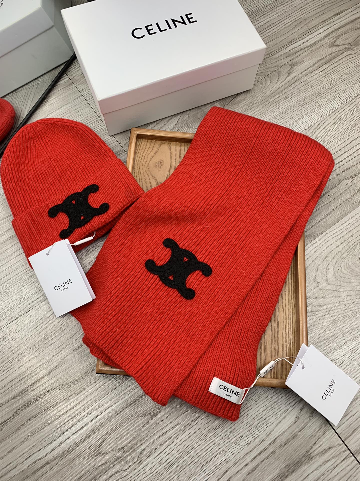 🌹。赛琳。【羊毛套装帽子】经典套装帽子！帽子➕围巾！材质：70%羊毛➕30%兔毛。暖暖哒超级舒服～冬日小