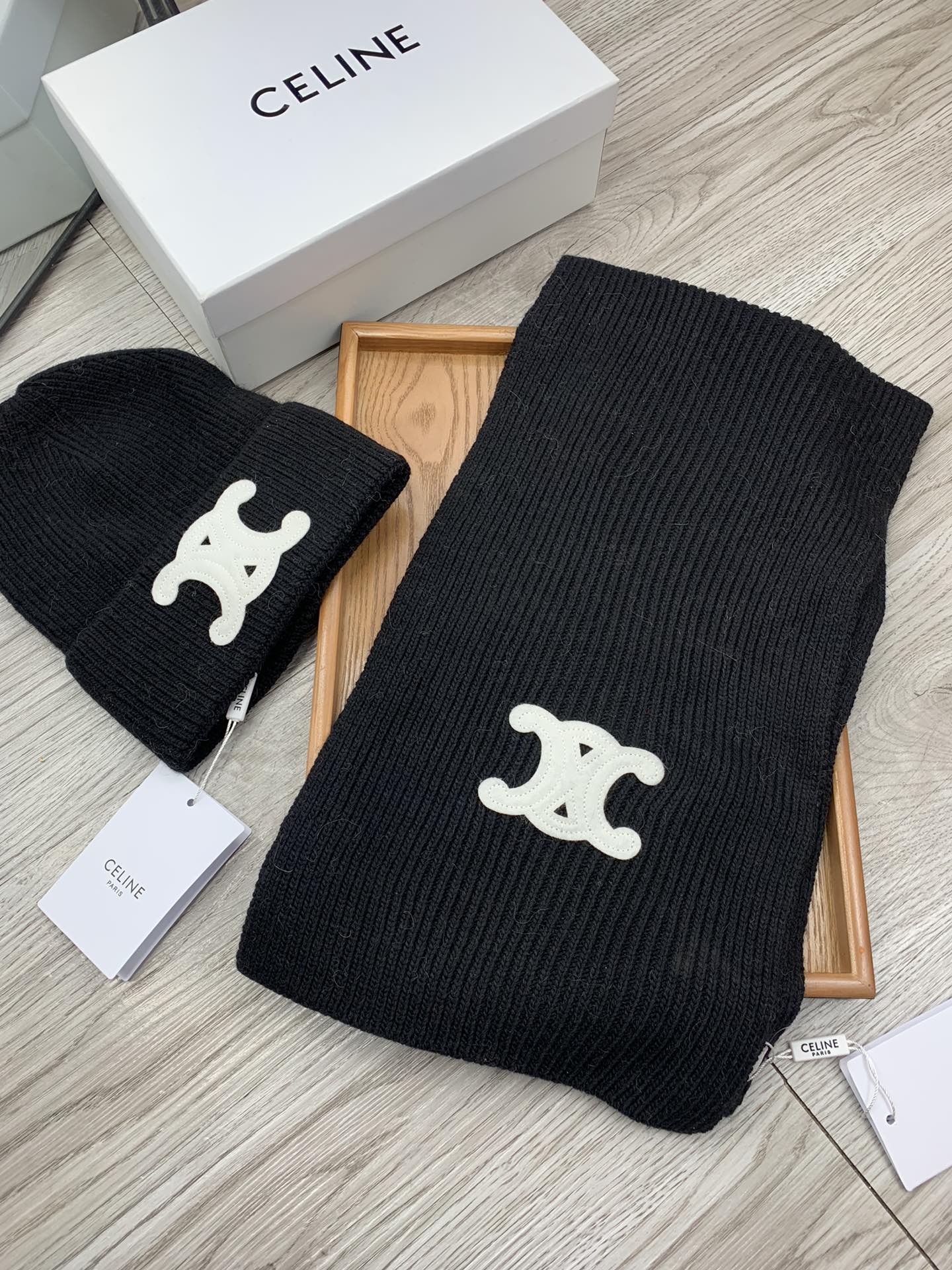 🌹。赛琳。【羊毛套装帽子】经典套装帽子！帽子➕围巾！材质：70%羊毛➕30%兔毛。暖暖哒超级舒服～冬日小