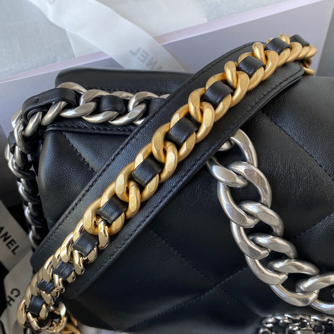 Chanel 小香银链秋冬19Bag 结合一切