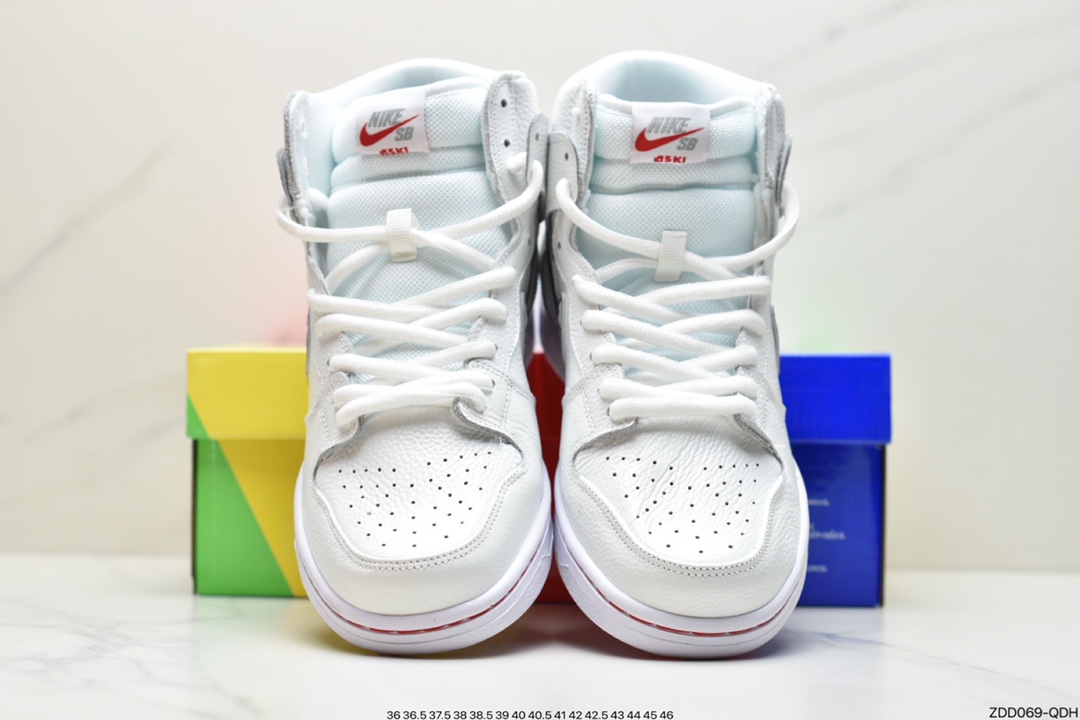 230 耐克Nike SB Dunk High”Moon Fossil”扣篮系列高帮休闲运动滑板板鞋 采用牛剖皮鞋面材质 内置Sole真气垫装置及耐磨防滑外底高复古韵味十足 货号：CI2692 ID：ZDD069-QDH