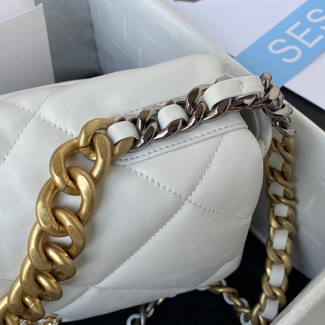 Chanel 小香金链秋冬19Bag 结合一切