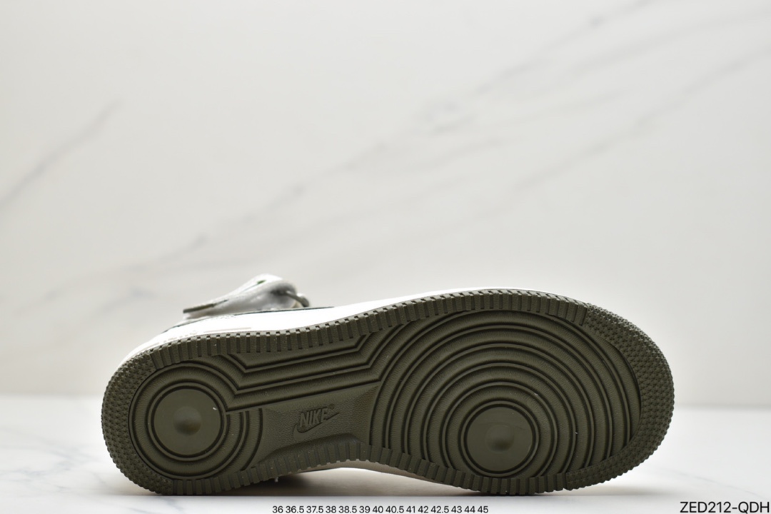 260 耐克NIke Air Force 1 ’07 Mid白炫彩“夜魔侠”空军一号中帮运动休闲板鞋 368732-810