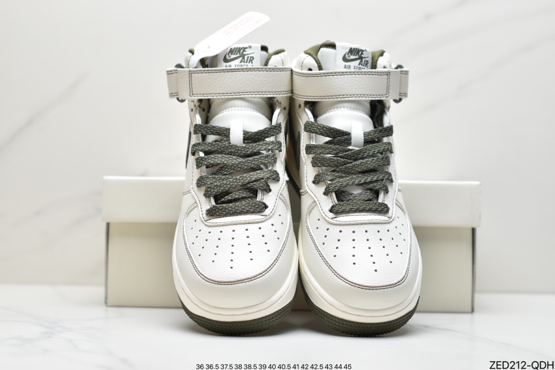 260 耐克NIke Air Force 1 ’07 Mid白炫彩“夜魔侠”空军一号中帮运动休闲板鞋 368732-810