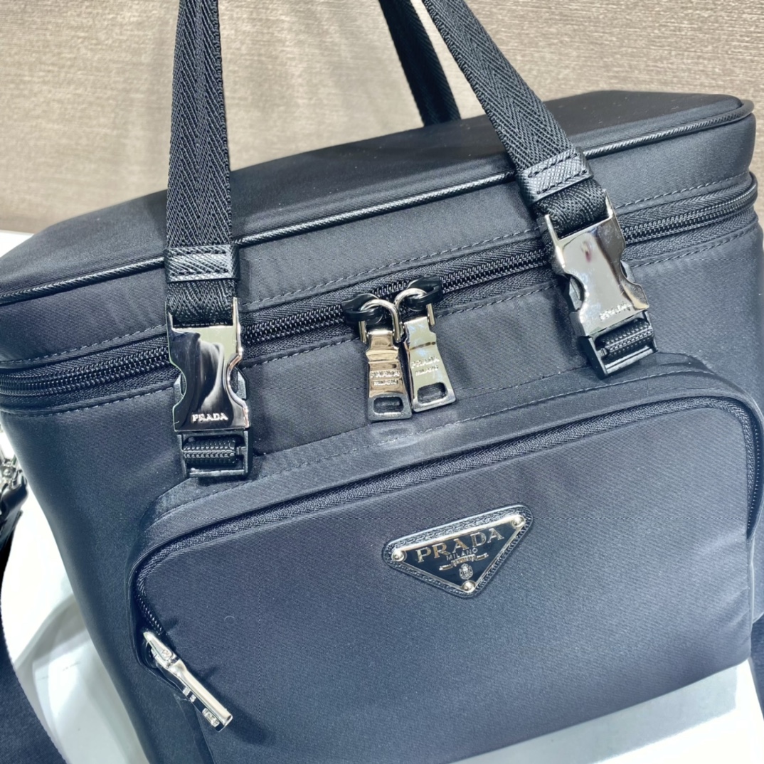 PRADA普拉达尼龙材质化妆包2UP012