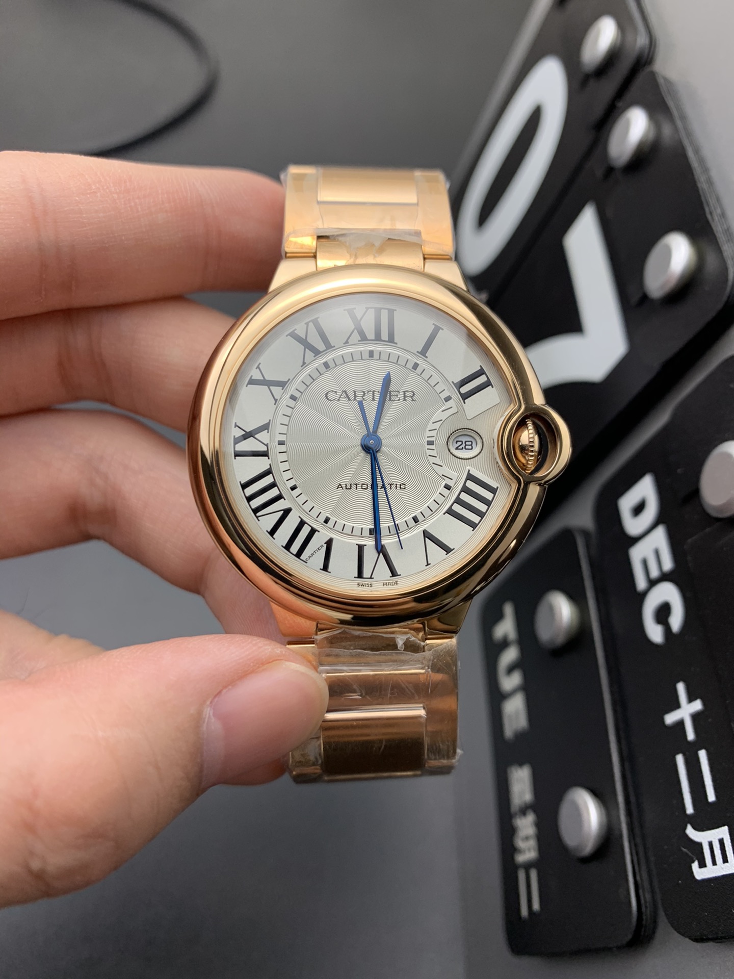 Cartier 玫瑰金 球