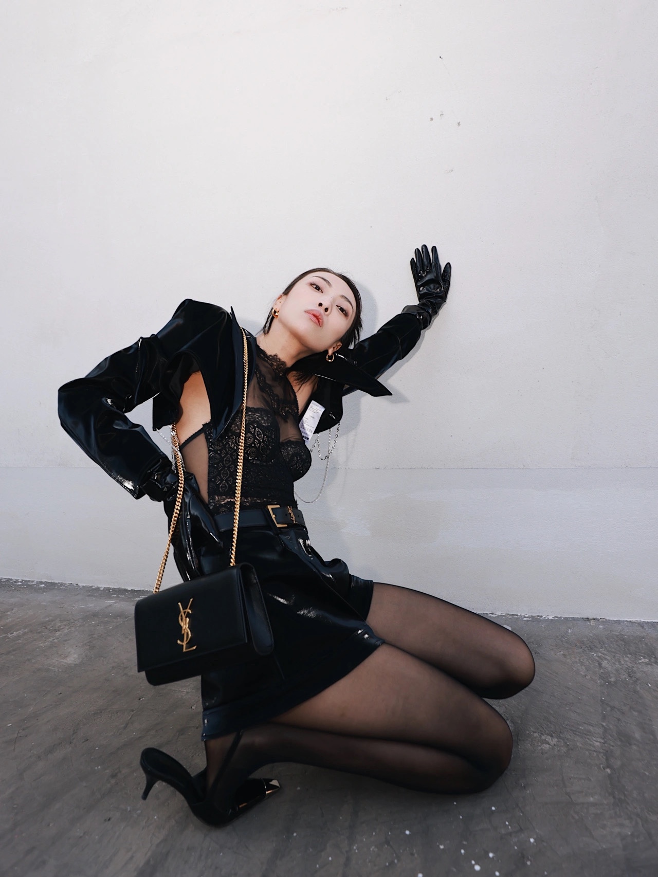 Saint laurent Ysl 𝙆𝙖𝙩𝙚 20𝙘𝙢 链条包 469390黑色球纹银扣