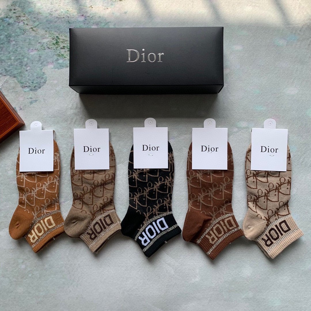 Dior迪奥D家春夏新品女款袜子一盒