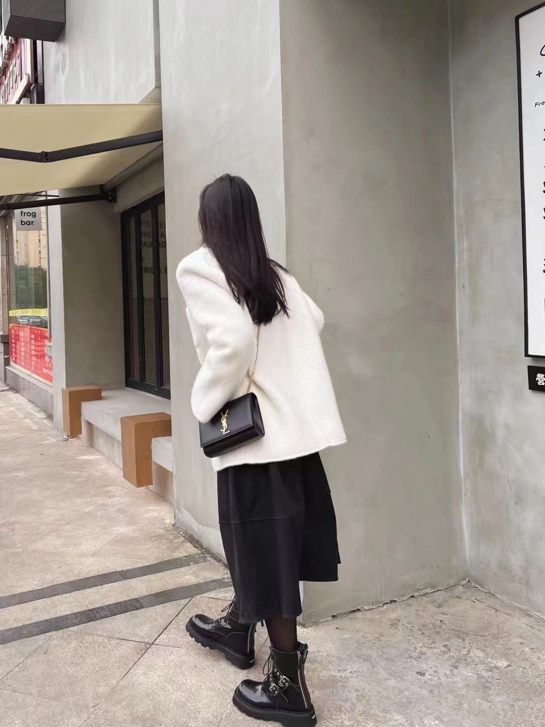 Saint laurent Ysl 𝙆𝙖𝙩𝙚 20𝙘𝙢 链条包 469390黑色球纹银扣