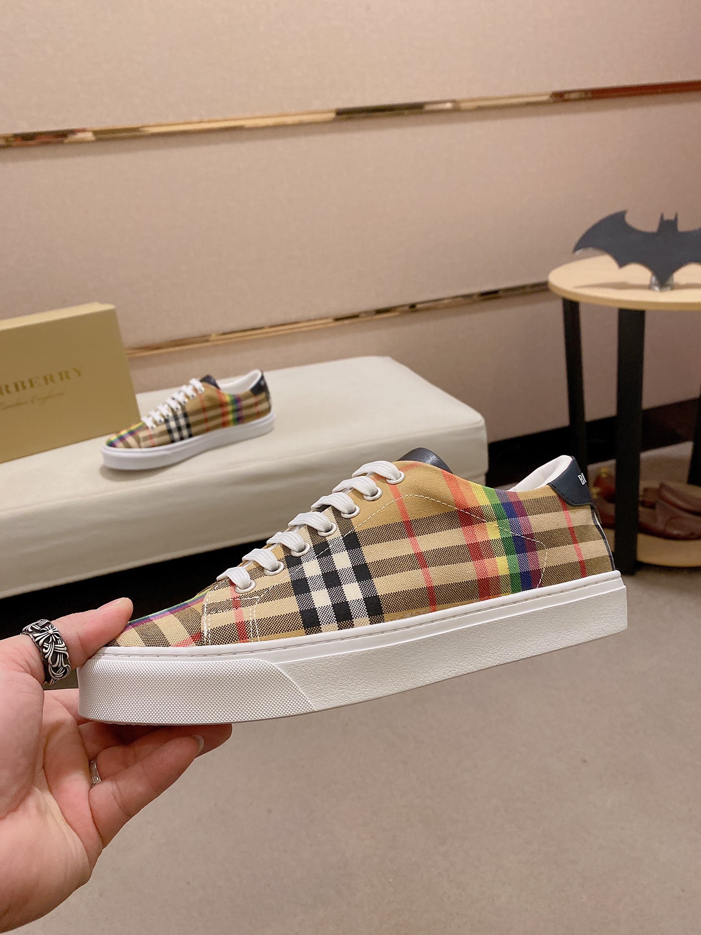 Precio de fábrica:Sincronización de contadorBURBERRY Burberry generación superior de sincronización 