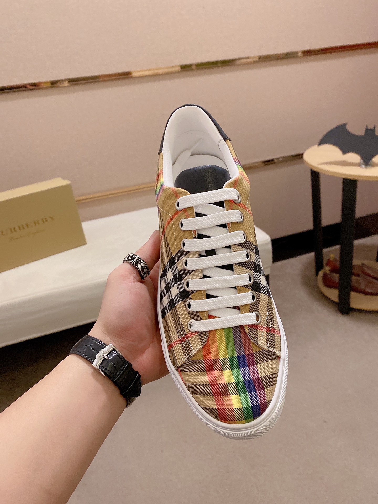 Precio de fábrica:Sincronización de contadorBURBERRY Burberry generación superior de sincronización 