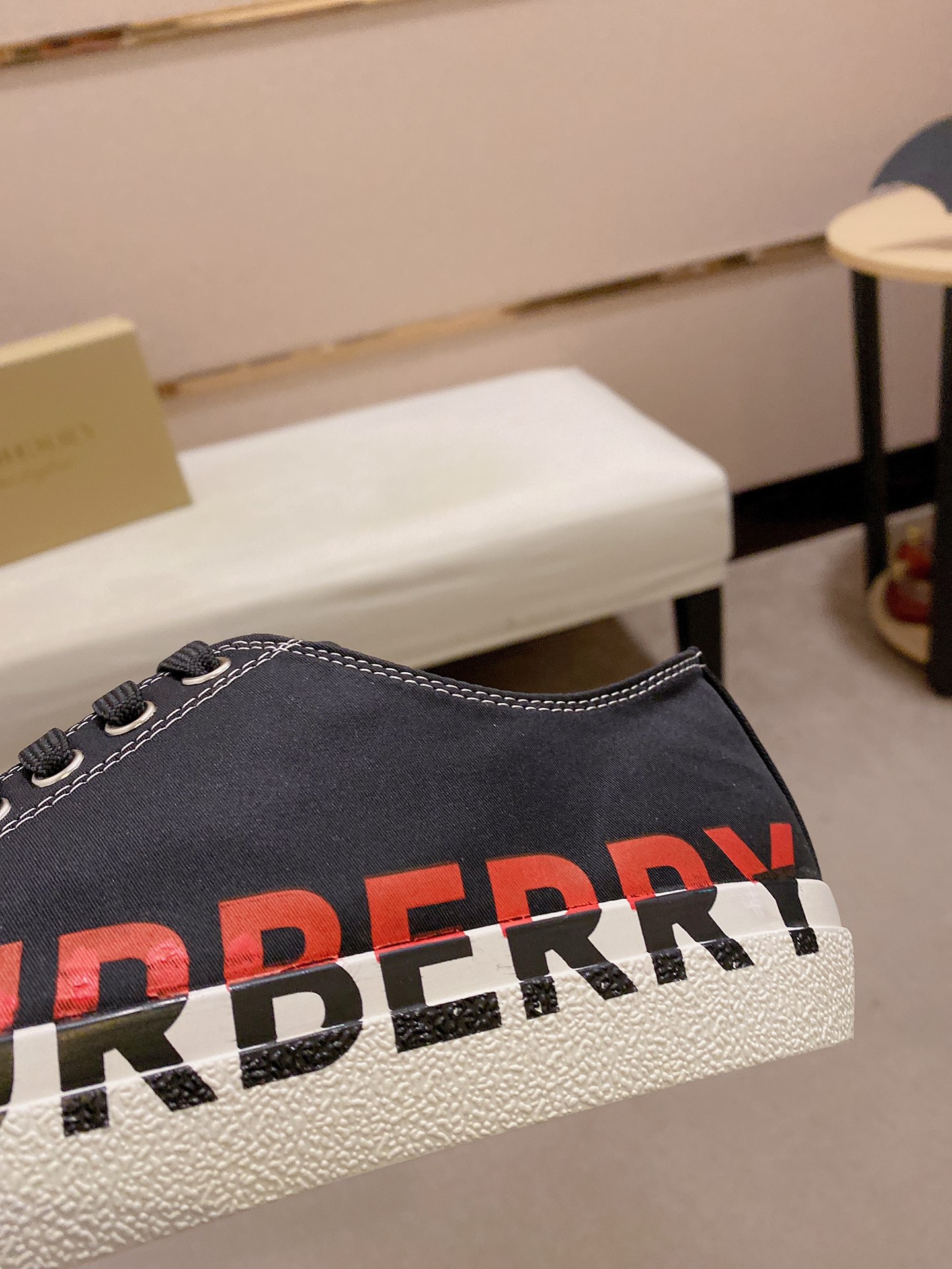 Precio de fábrica:Sincronización de contadorBURBERRY Burberry generación superior de sincronización 