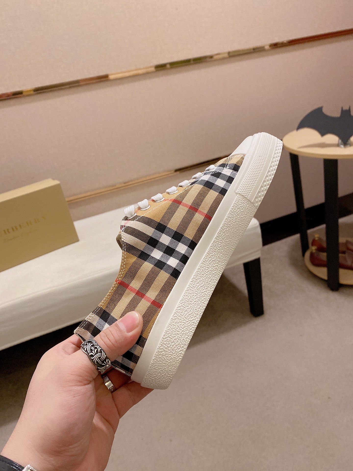 Precio de fábrica:Sincronización de contadorBURBERRY Burberry generación superior de sincronización 