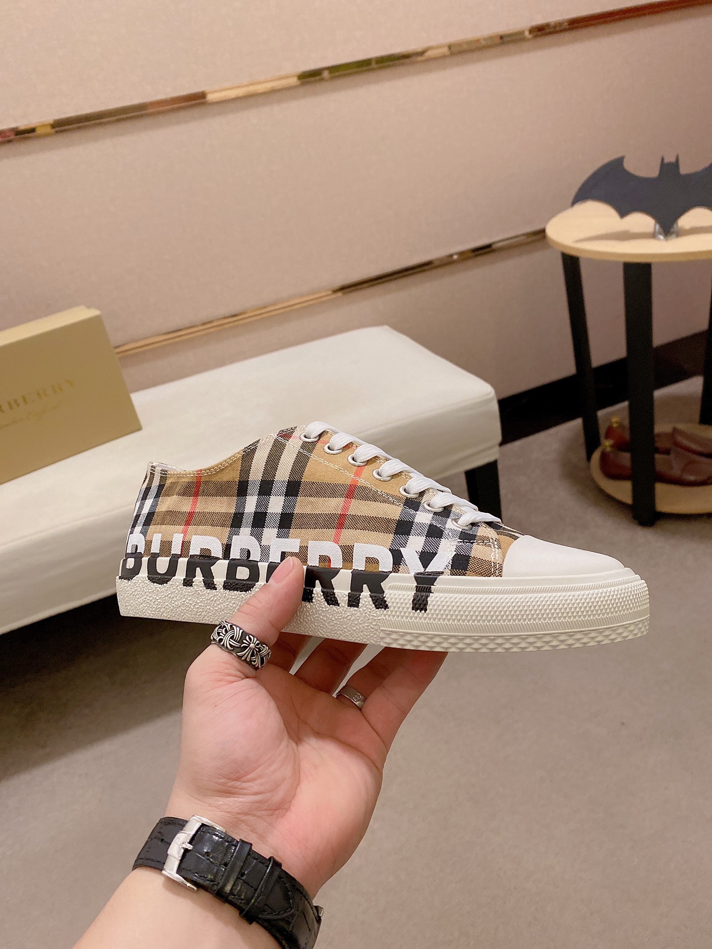Precio de fábrica:Sincronización de contadorBURBERRY Burberry generación superior de sincronización 