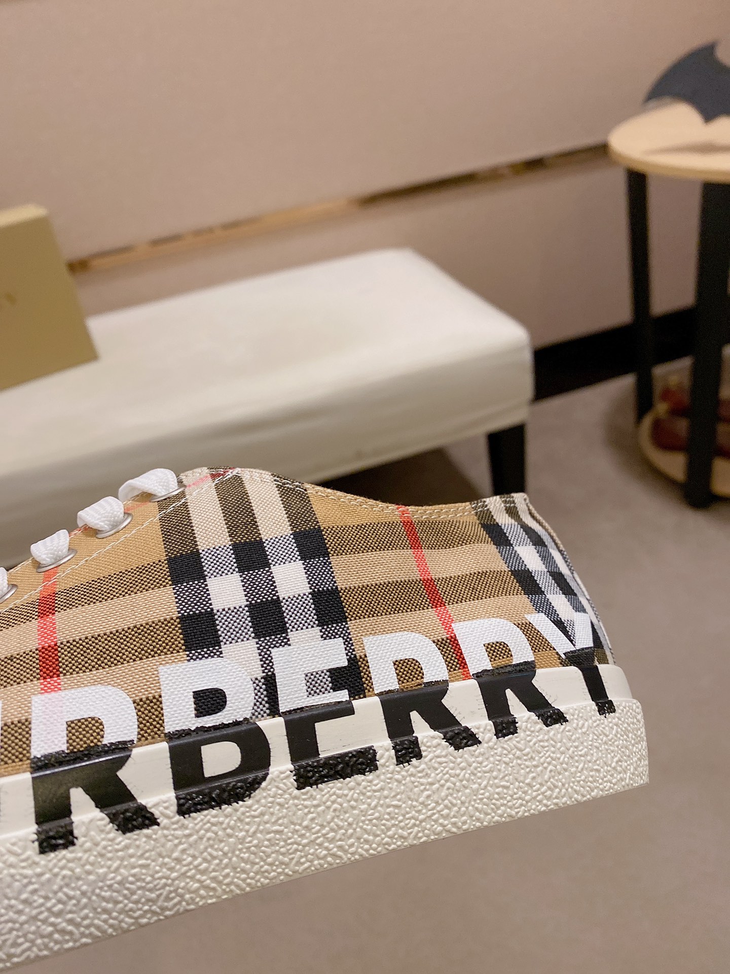 Precio de fábrica:Sincronización de contadorBURBERRY Burberry generación superior de sincronización 