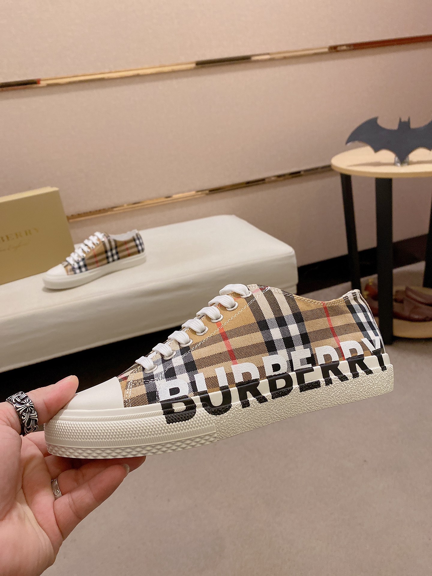Precio de fábrica:Sincronización de contadorBURBERRY Burberry generación superior de sincronización 