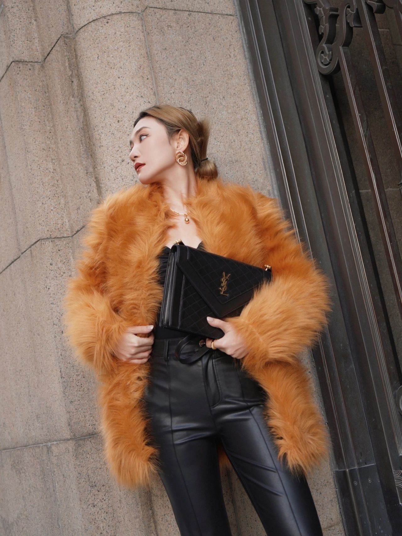 Saint laurent Ysl Gaby绗缝纹路信封斜挎包 668863黑色