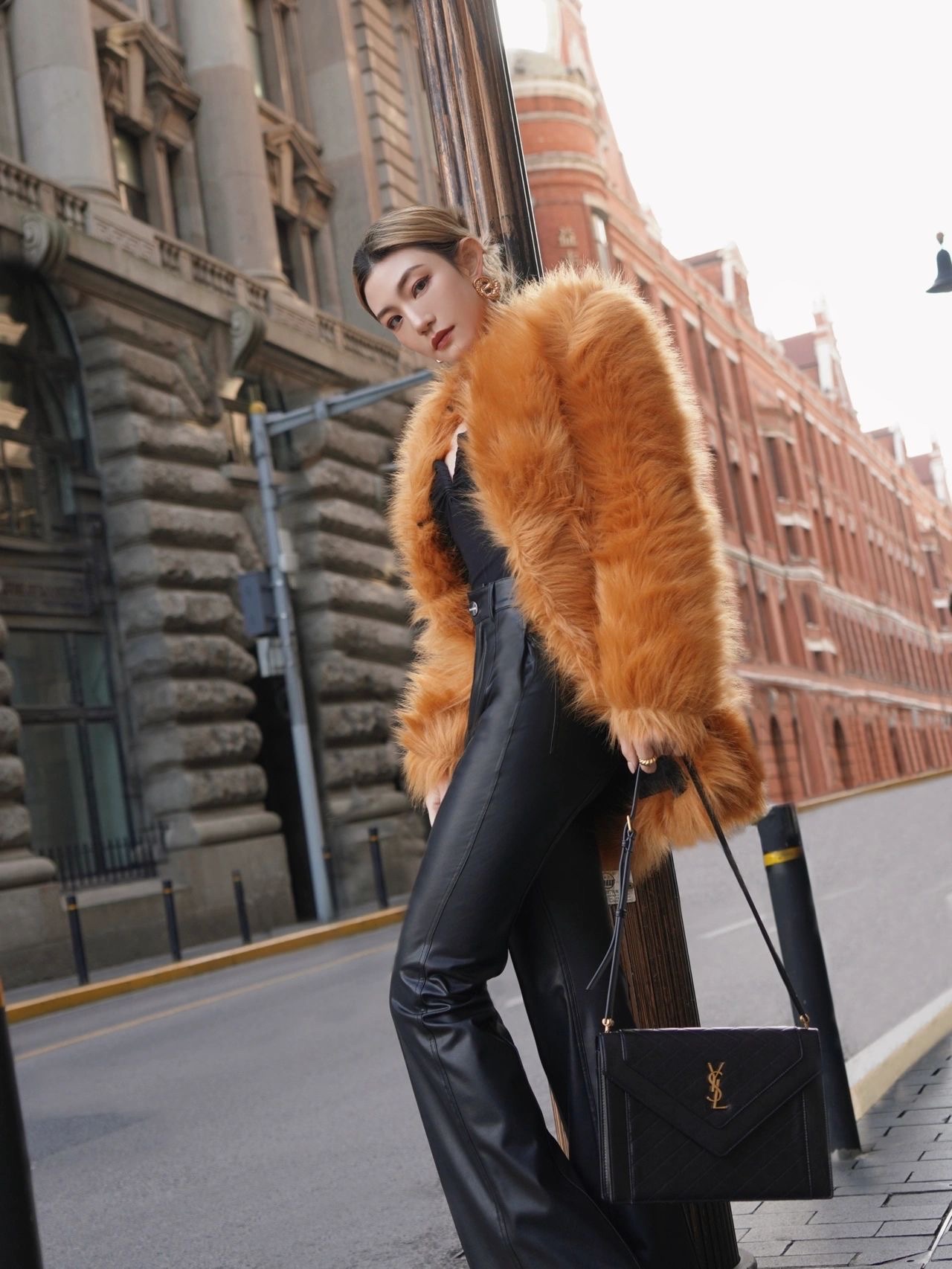 Saint laurent Ysl Gaby绗缝纹路信封斜挎包 668863黑色