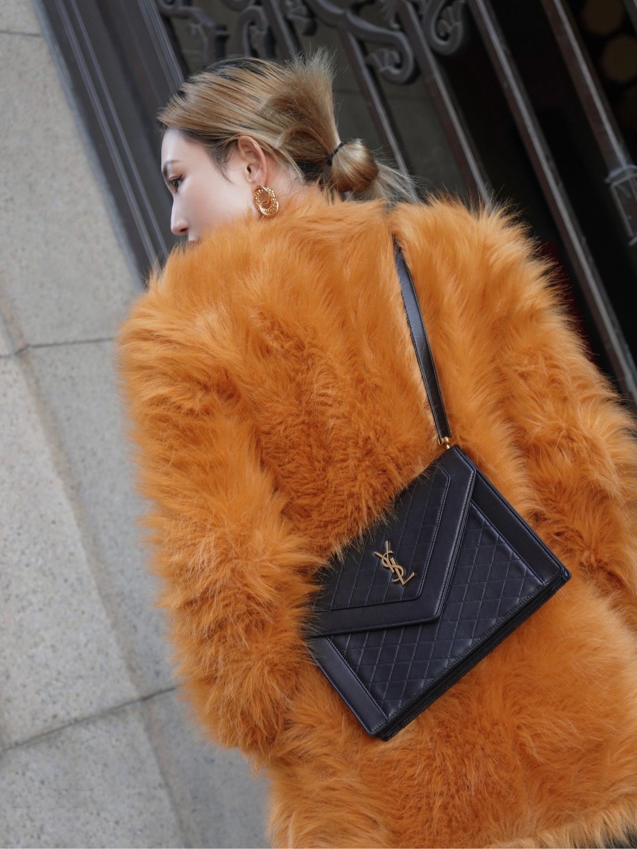 Saint laurent Ysl Gaby绗缝纹路信封斜挎包 668863黑色