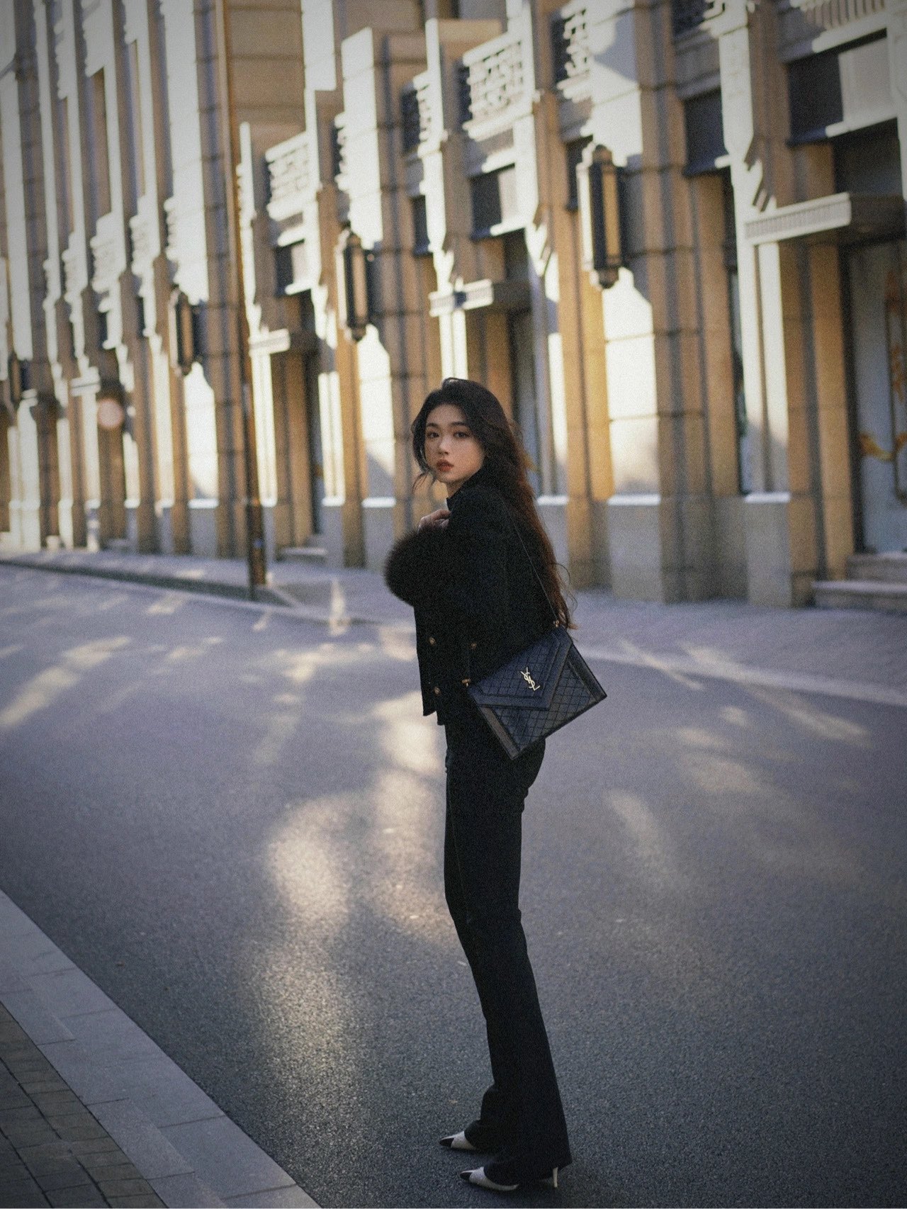 Saint laurent Ysl Gaby绗缝纹路信封斜挎包 668863黑色