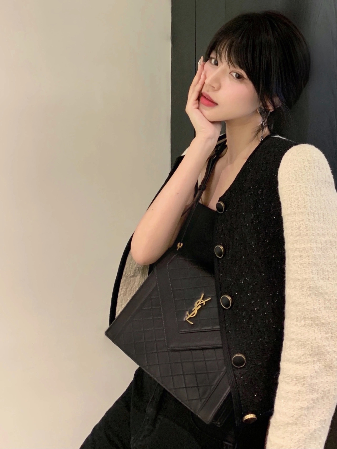 Saint laurent Ysl Gaby绗缝纹路信封斜挎包 668863黑色