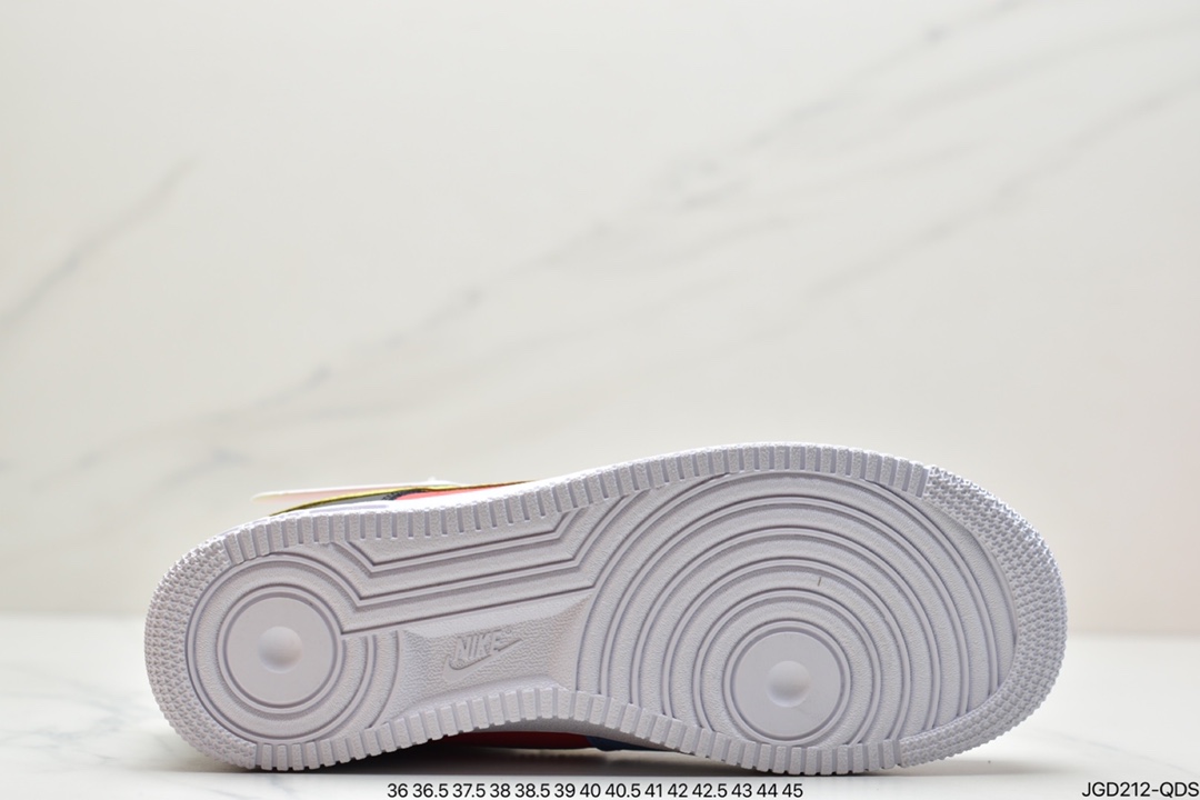 180 耐克Air Force 1′07”QS”空军一号经典低帮百搭休闲运动板鞋“DC8887