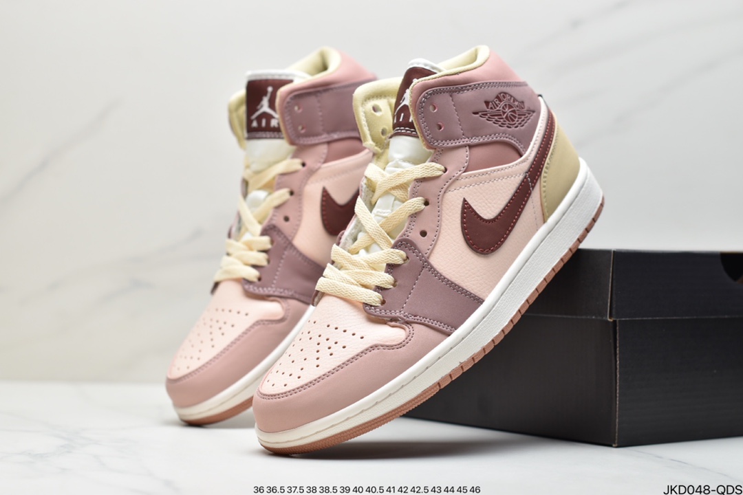 160 耐克Nike Air Jordan 1 Mid “Milan”Light Bone  乔1