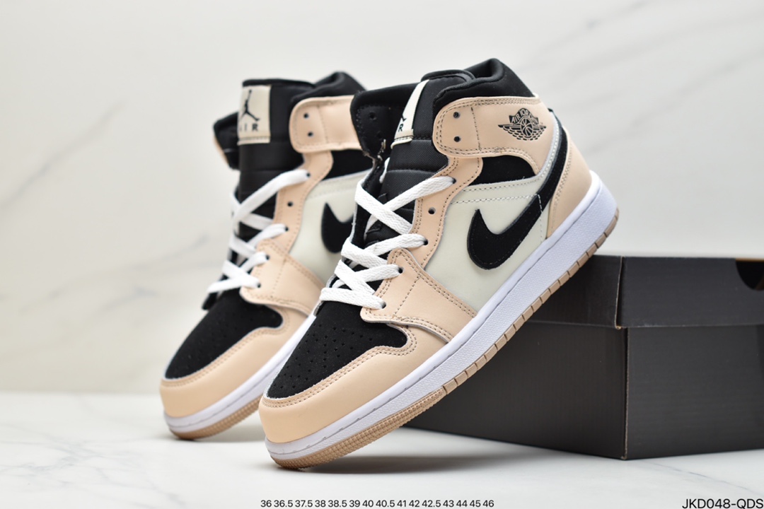 160 耐克Nike Air Jordan 1 Mid “Milan”Light Bone  乔1