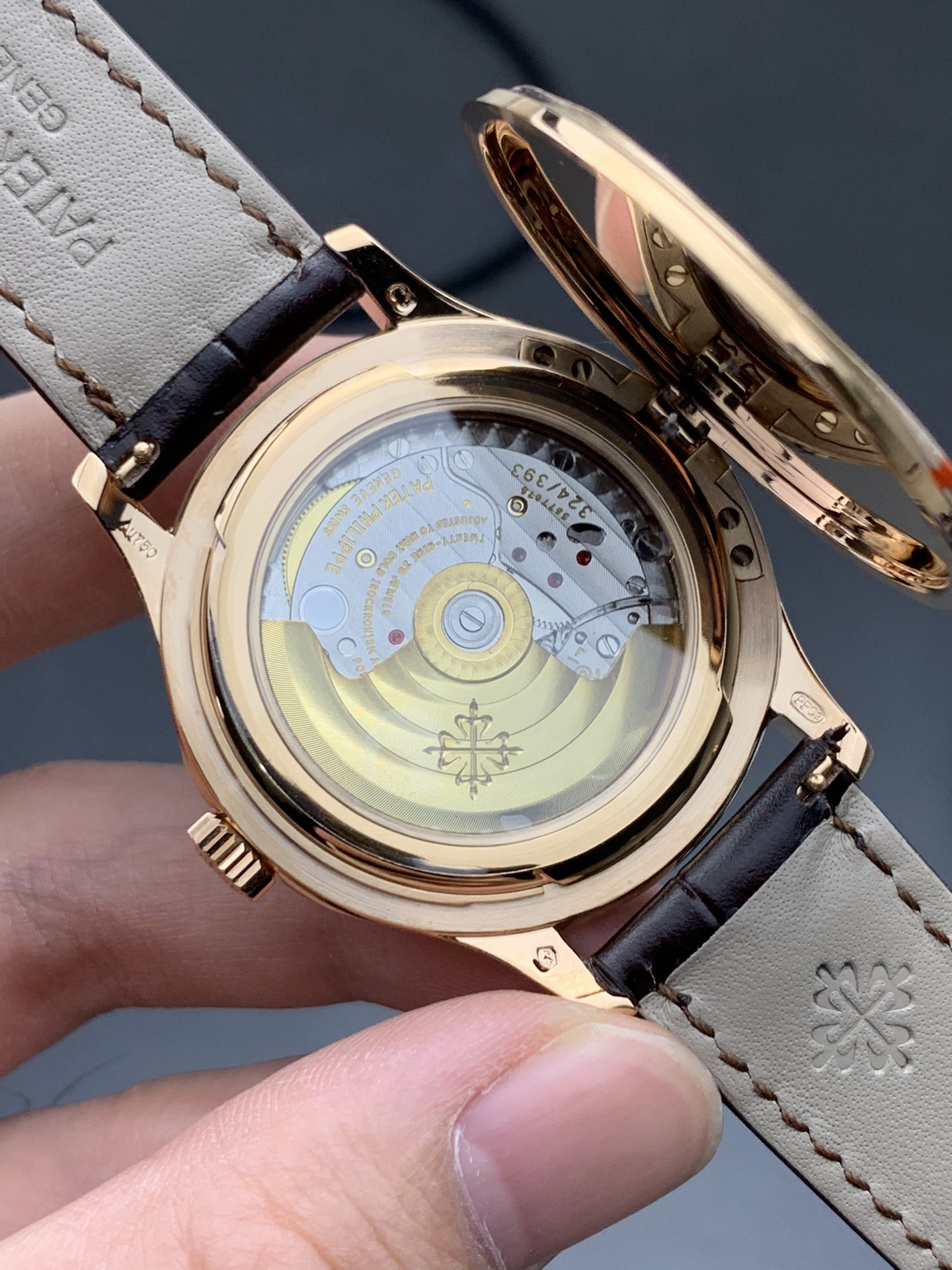 Patek Philippe 翻盖古典