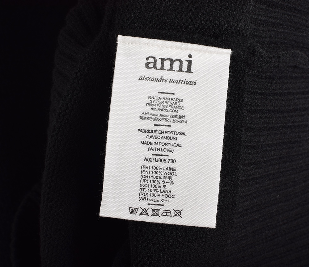 High-end Women’s Clothing: Twilight Collar Wool Knits with Oversize Hearts - 图片 5