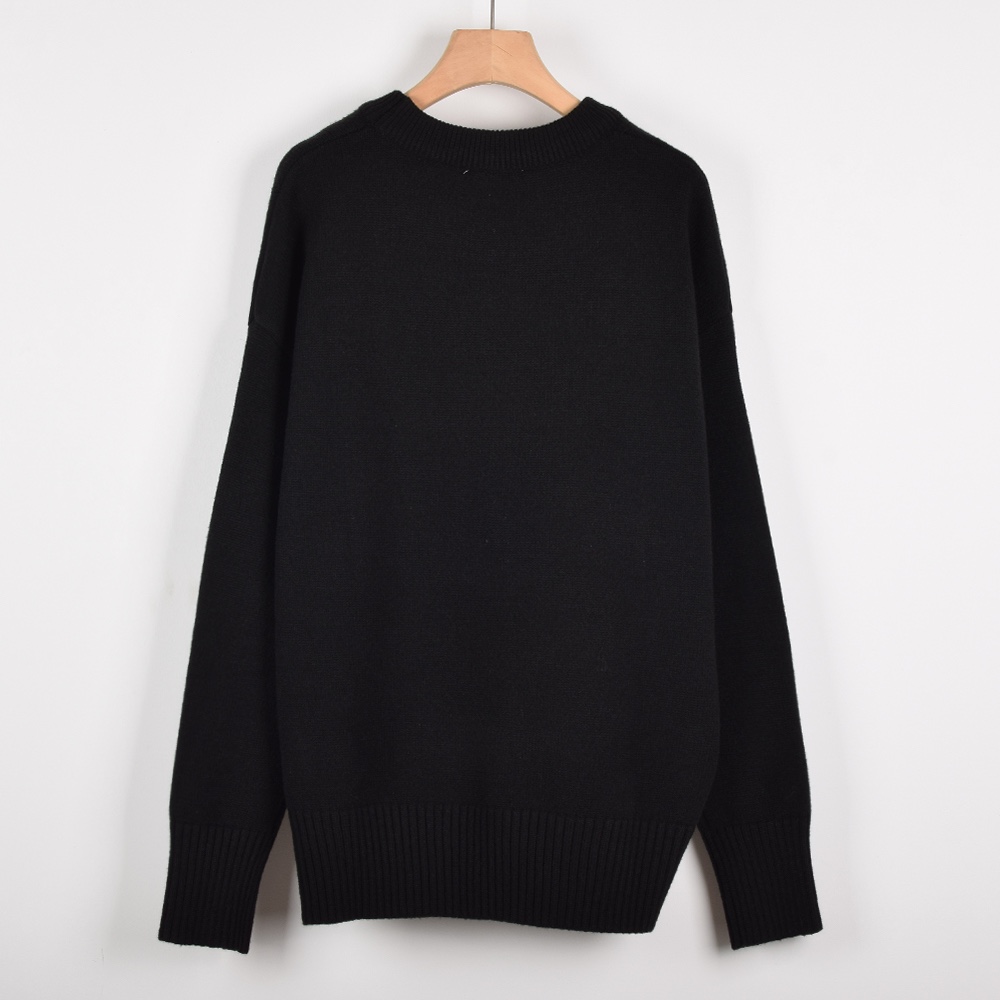 High-end Women’s Clothing: Twilight Collar Wool Knits with Oversize Hearts - 图片 7