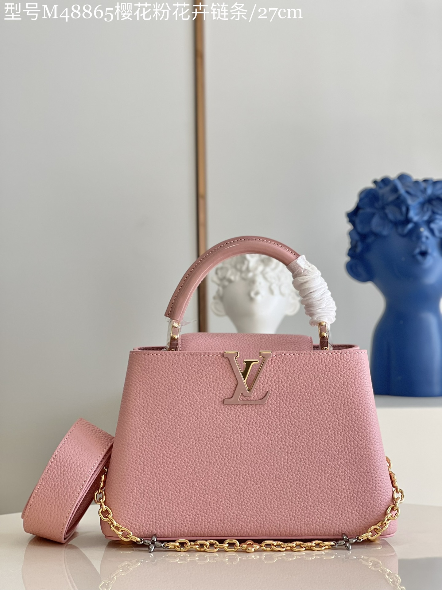 NO:398176,[Exclusive real photo Model M48865 cherry blossom pink flower chain Small] Capucines BB handbag imported from France, shiny metal trim, unique Capucines cover can be included in the bag to display letter logos, and can be turned outward. The Monogram Flower pattern is presented. size: 27 x 18 x 9cm N.1350, LV [original leather], louis vuitton, cowhide19860909【独家实拍 型号M48865樱花粉花卉链条 小号】 Capucines BB手袋 法国进口小牛皮,闪亮的金属饰件,特有的Capucines搭盖既可收入包内展示字母标识,又可外翻 呈现Monogram Flower图案 size:27 x 18 x 9cm N.1350,LV【原厂皮】,louis vuitton,cowhide,Bag