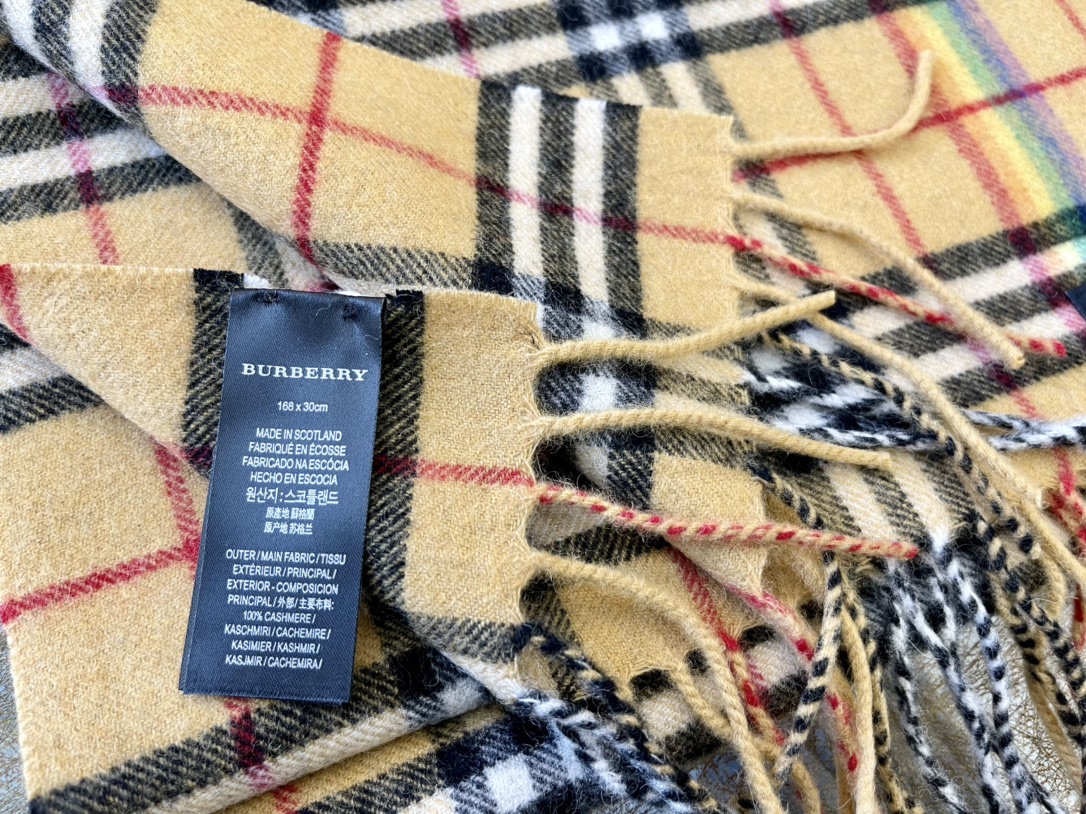 Burberry巴宝莉彩虹羊绒围巾