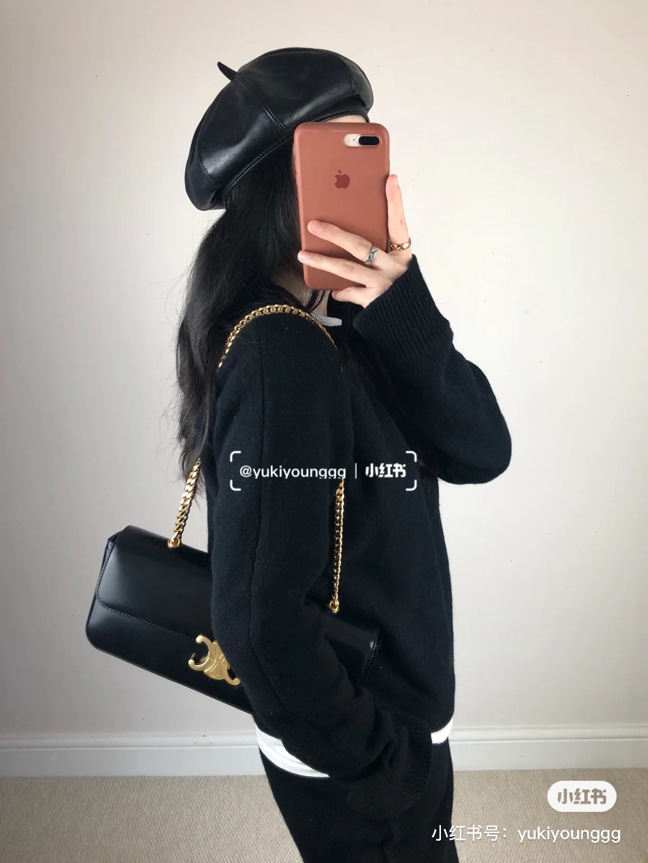 NO:206463,The latest model underarm bag upper body picture. Madam looks beautiful. Black gold is in my heart. yyds, celine, celine, celine19860909最新款腋下包上身图 太太太好看了 黑金在我心里yyds,赛琳celine,celine,celine,Bag