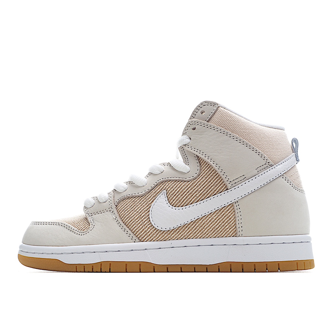 K0 纯原版本 Nk SB Dunk High “Unbleached Pack” 亚麻色 SB扣碎篮板时尚休闲板鞋 DA9626- F5 白杏色鞋身上的布面元素为整体造型呈现出干净素雅的一面，鞋头与侧身位置，布面材质呈现条纹形状，以亚麻色搭配帆布白色呈现出全新造型。细节方面，鞋舌与鞋垫位置点缀着醒目的橙色，为视觉效果增添活力。最后，外侧生胶大底与鞋身整体完美呼应。