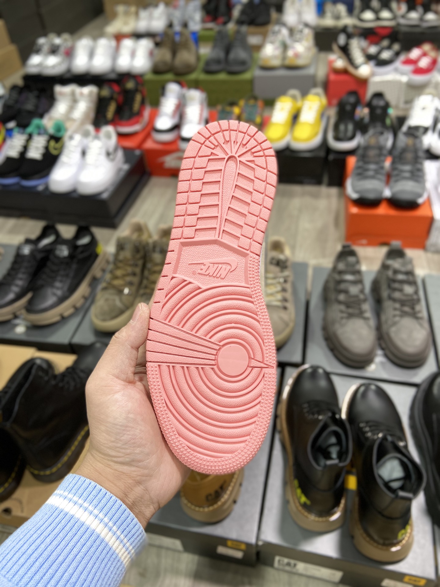 200 乔丹Air Jordan 1 Low 低帮复古文化百搭休闲运动篮球鞋。DC0774-800