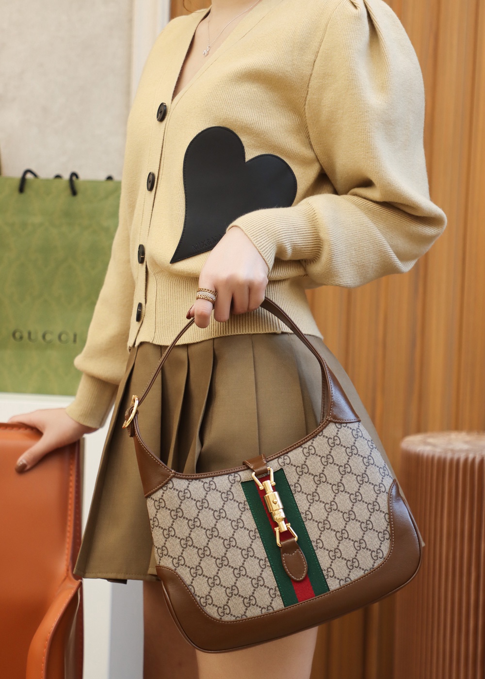 GUCCI 𝐉𝐚𝐜𝐤𝐢𝐞 𝟭𝟵𝟲𝟭 small shoulder bag 腋下包 636706