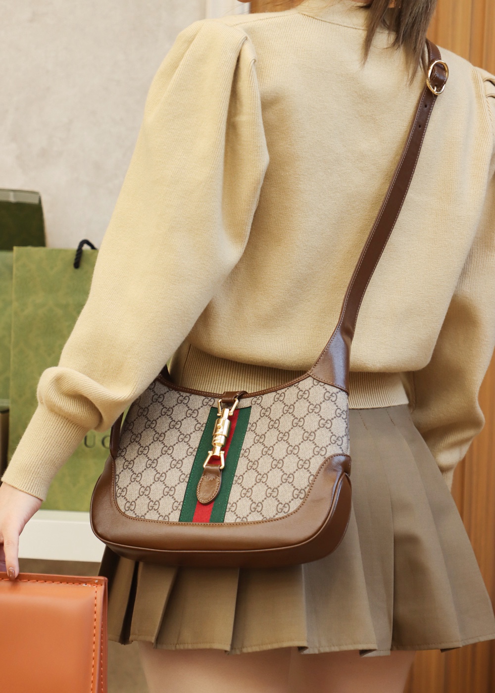 GUCCI 𝐉𝐚𝐜𝐤𝐢𝐞 𝟭𝟵𝟲𝟭 small shoulder bag 腋下包 636706