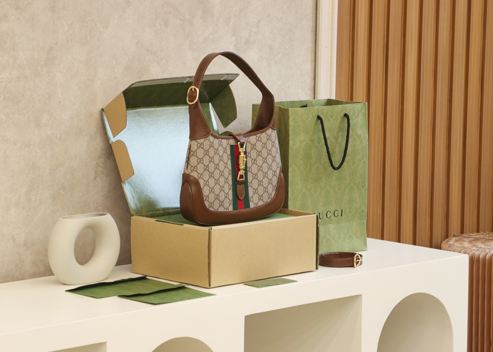 GUCCI 𝐉𝐚𝐜𝐤𝐢𝐞 𝟭𝟵𝟲𝟭 small shoulder bag 腋下包 636706