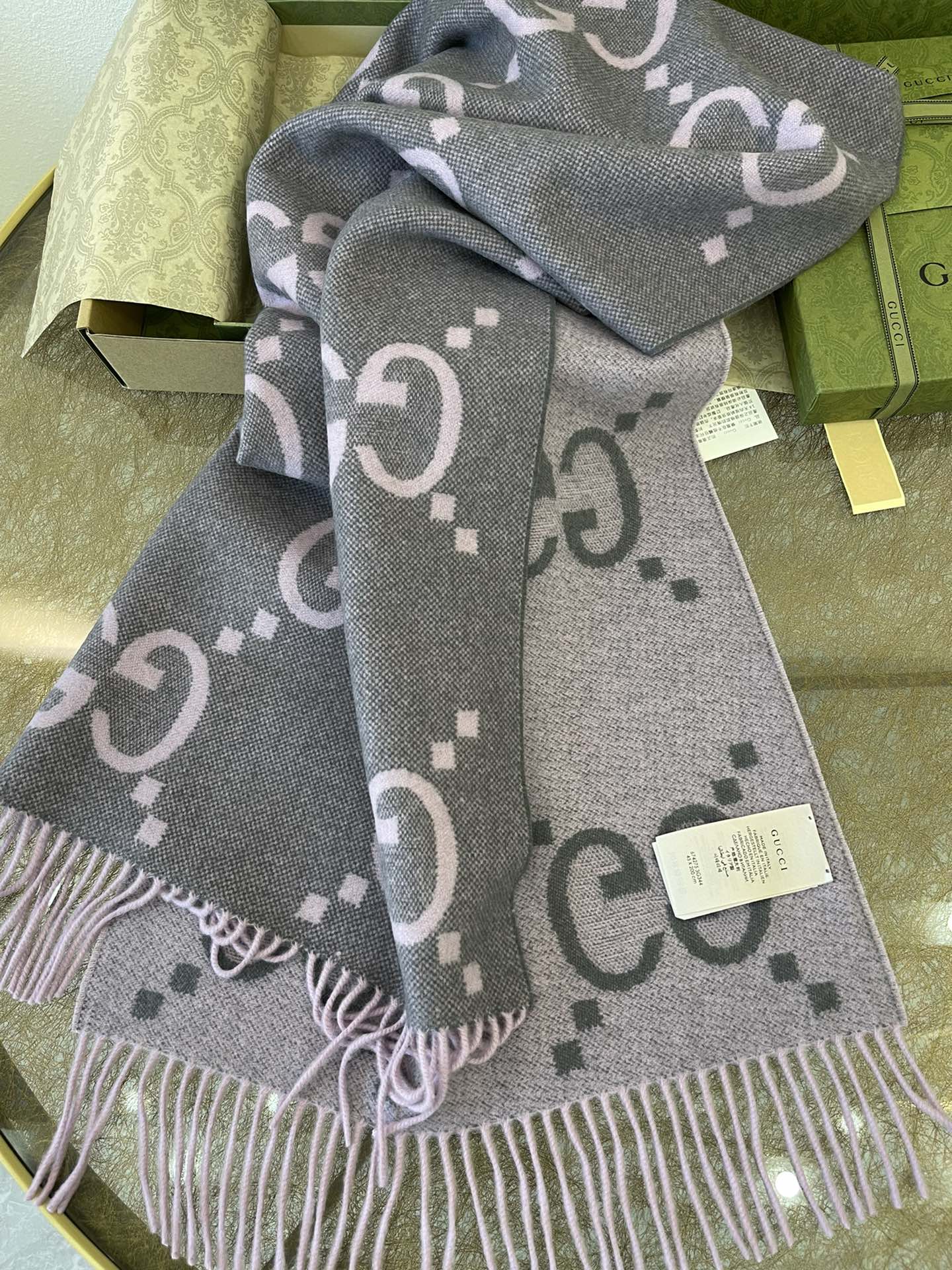 GUCCI古驰GG图案流苏细节纯羊绒围巾674275