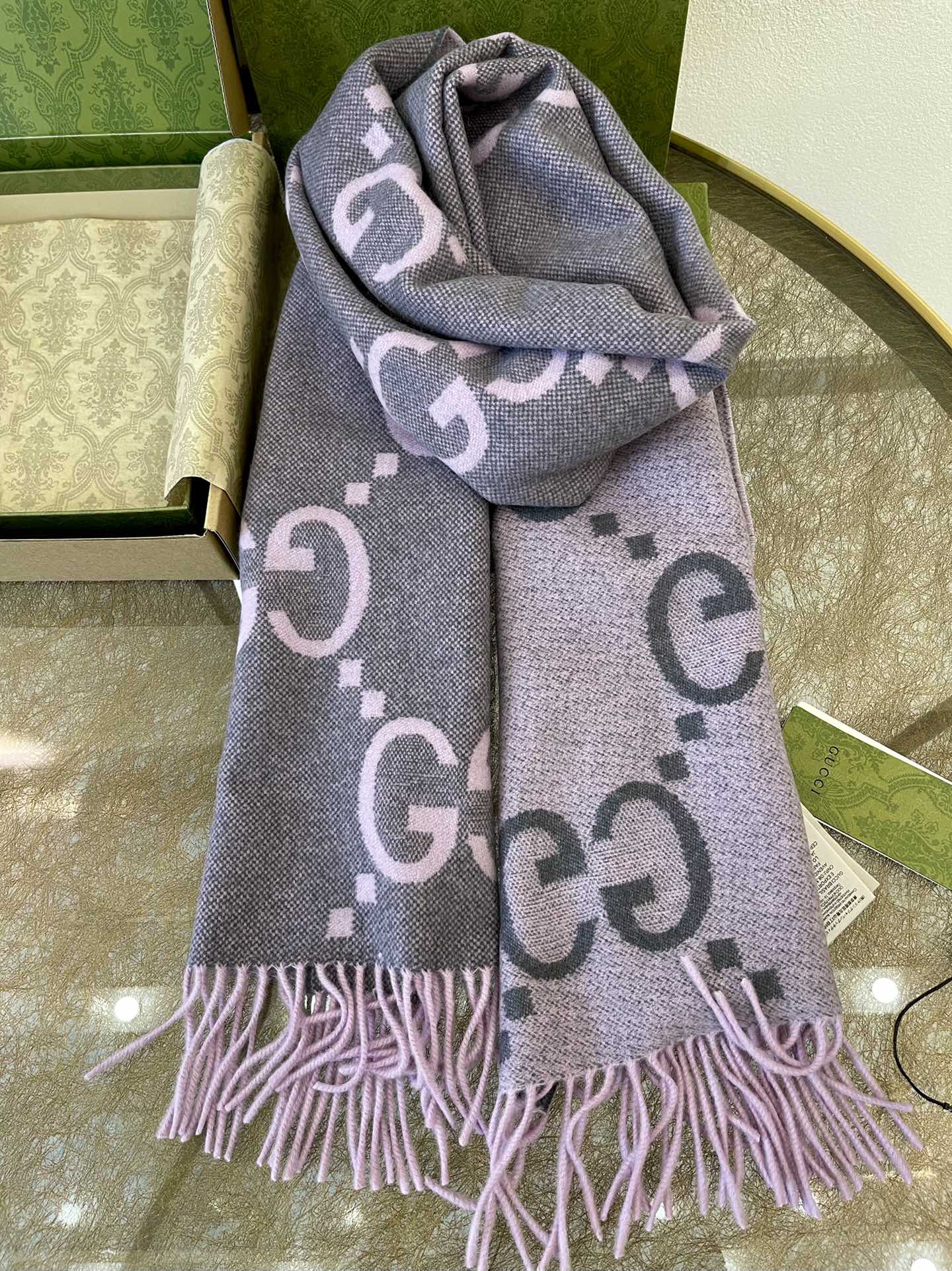 GUCCI古驰GG图案流苏细节纯羊绒围巾674275
