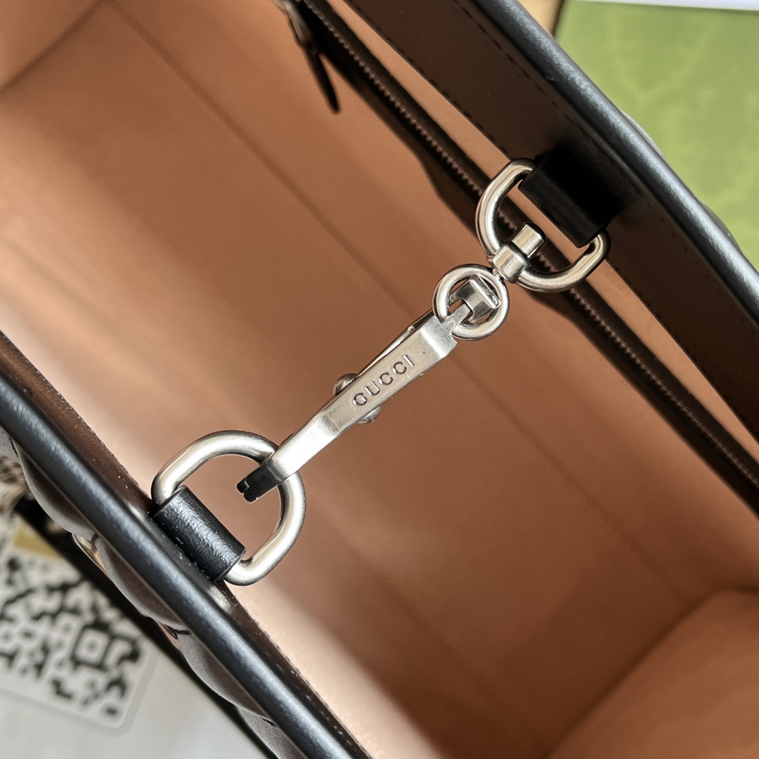 Gucci Bag Collection crafted with premium materials and signature design 5
